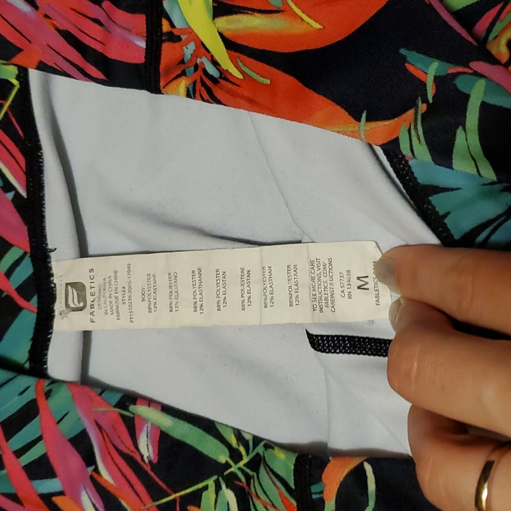 Fabletics capris - Picture 3 of 4
